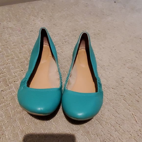 Flats - Picture 3 of 3